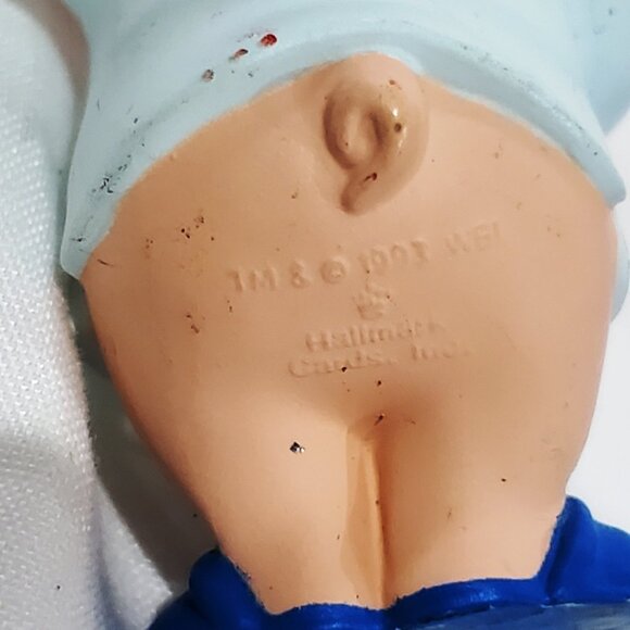 Hallmark Looney Tunes PORKY PIG with milk & cookies CHRISTMAS ORNAMENT 1993 VTG - Picture 7 of 8